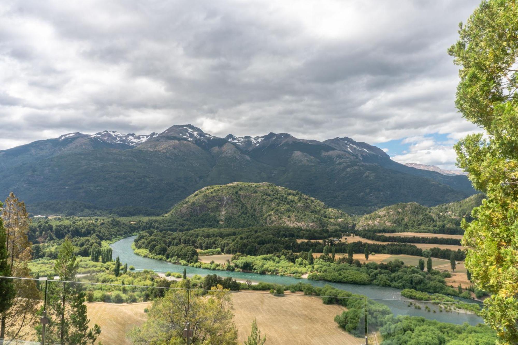 Uman Lodge Patagonia Chile Futaleufú المظهر الخارجي الصورة